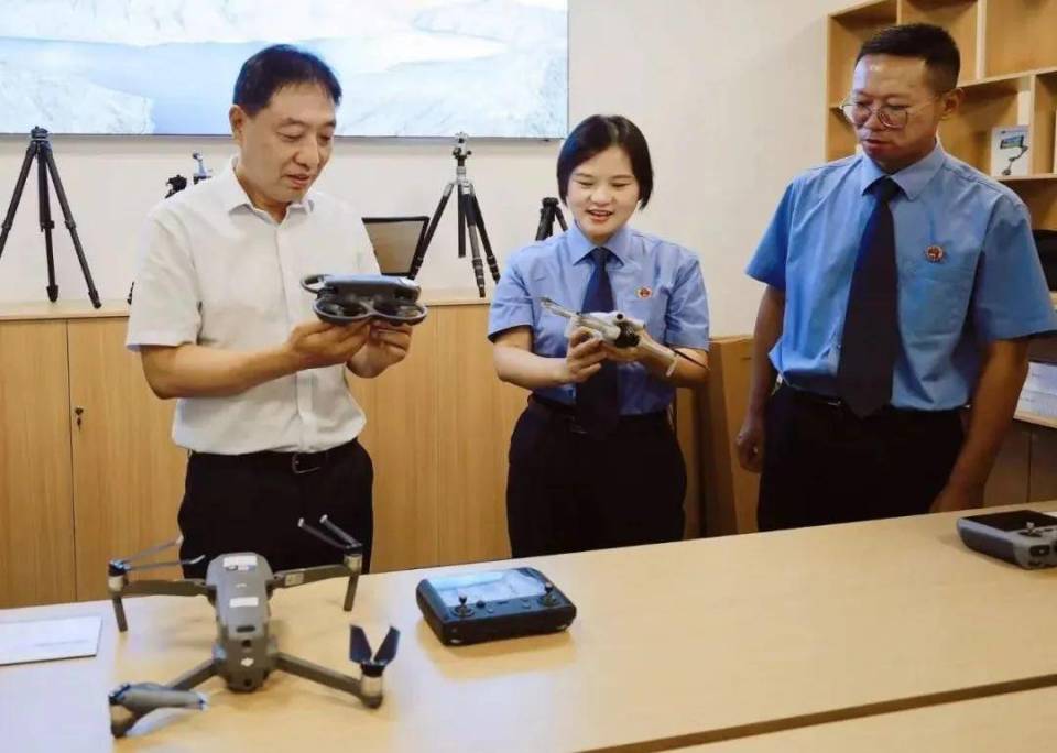 全国人大代表张强：管住无人机，护航低空经济“高飞”(图2)